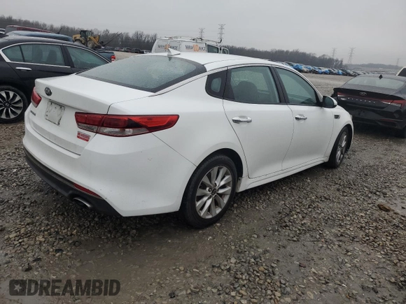 2017 Kia Optima LX z VIN 5XXGT4L3XHG122359, wystawiony jako Copart lot #43523765 z przebiegiem 137 668 mil mil oraz Szkoda całkowita • Salvage title. Historia ofert i sprzedaży dostępna na DreamBid. Obrazek 3.