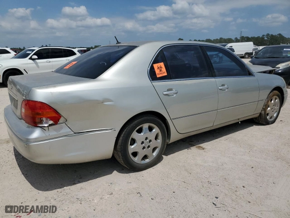 2001 Lexus LS 430 with VIN JTHBN30FX10033166, listed as a Copart auction lot 53392695 with 220,680 mi miles and Salvage Title. Bid and sale history available at carsss.com. Image 3.
