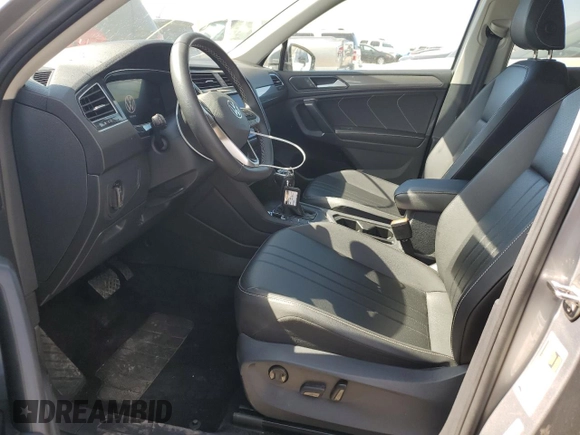 2024 Volkswagen Tiguan SE with VIN 3VV3B7AXXRM048869, listed as a Copart auction lot 56063825 with 30,881 mi miles and Clean title. Bid and sale history available at DreamBid. Image 7.