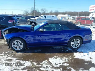 2014 Ford Mustang V6 with VIN 1ZVBP8EM7E5296964, listed as a IAAI auction lot 41325336 with 141,346 mi miles. Bid and sale history available at carsss.com. Image 14.
