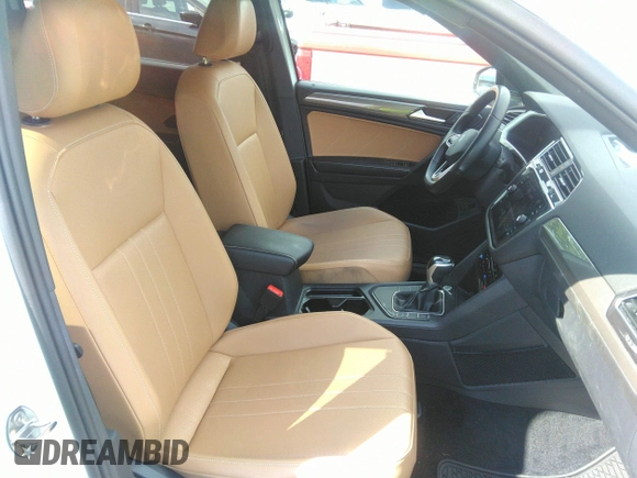 2022 Volkswagen Tiguan SE R-Line Black z VIN 3VVCB7AX0NM029502, wystawiony jako IAAI lot #40141730 z przebiegiem 41 362 mil mil oraz . Historia ofert i sprzedaży dostępna na DreamBid. Obrazek 5.