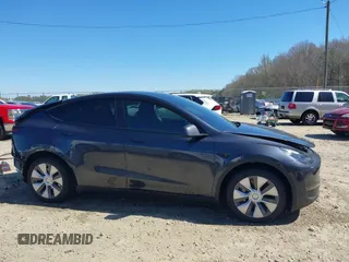2024 Tesla Model Y Long Range z VIN 7SAYGDEE8RA262082, wystawiony jako IAAI lot #41834216 z przebiegiem 11 536 mil mil oraz . Historia ofert i sprzedaży dostępna na DreamBid. Obrazek 14.