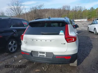 2021 Volvo XC40 R-Design with VIN YV4162UM6M2402320, listed as a IAAI auction lot 41849873 with 78,526 mi miles and . Bid and sale history available at carsss.com. Image 16.