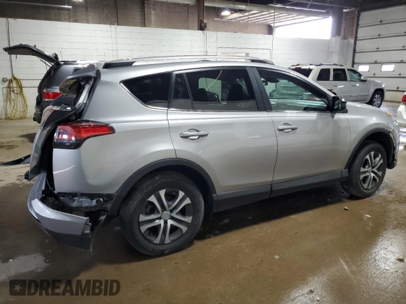 2017 Toyota RAV4 LE z VIN 2T3BFREV6HW645839, wystawiony jako Copart lot #60615335 z przebiegiem 132 243 mil mil oraz Szkoda całkowita • Salvage title. Historia ofert i sprzedaży dostępna na DreamBid. Obrazek 3.