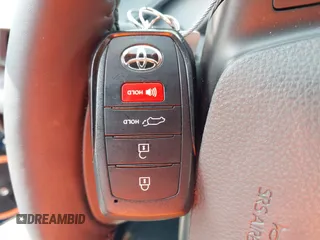 2024 Toyota Prius LE z VIN JTDACAAU8R3019555, wystawiony jako IAAI lot #42160410 z przebiegiem 15 529 mil mil oraz . Historia ofert i sprzedaży dostępna na DreamBid. Obrazek 11.