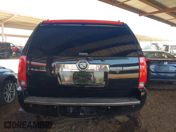 2009 Cadillac Escalade z VIN 1GYFC23269R251960, wystawiony jako IAAI lot #41993963 z przebiegiem 164 055 mil mil oraz . Historia ofert i sprzedaży dostępna na DreamBid. Obrazek 16.