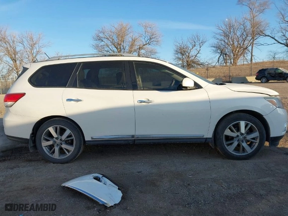 2014 Nissan Pathfinder Platinum with VIN 5N1AR2MM8EC650425, listed as a IAAI auction lot 41516875 with 149,869 mi miles. Bid and sale history available at carsss.com. Image 14.