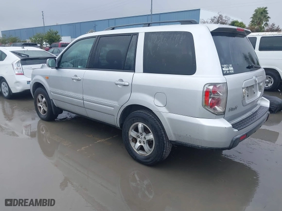 2008 Honda Pilot SE with VIN 5FNYF18348B037961, listed as a IAAI auction lot 41939628 with 206,511 mi miles. Bid and sale history available at carsss.com. Image 3.