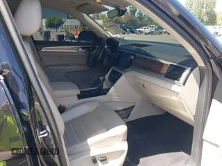 2018 Volkswagen Atlas SEL Premium with VIN 1V2NR2CA2JC567904, listed as a IAAI auction lot 42405371 with 113,662 mi miles and . Bid and sale history available at DreamBid. Image 5.