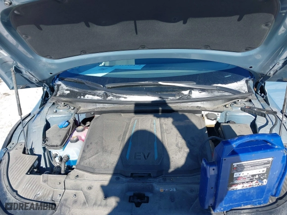 2022 Hyundai IONIQ 5 SE with VIN KM8KMDAF8NU101337, listed as a IAAI auction lot 41389478 with 38,734 mi miles. Bid and sale history available at carsss.com. Image 10.