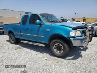 1998 Ford F-250 z VIN 1FTPX28L0WKB51597, wystawiony jako Copart lot #61813065 z przebiegiem 206 958 mil mil oraz Szkoda całkowita • Salvage title. Historia ofert i sprzedaży dostępna na DreamBid. Obrazek 4.
