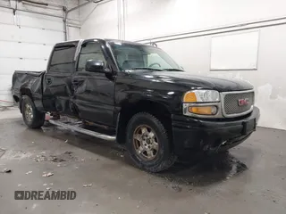 2005 GMC Sierra Denali z VIN 2GTEK63N451112659, wystawiony jako IAAI lot #41911763 z przebiegiem 254 204 mil mil oraz . Historia ofert i sprzedaży dostępna na DreamBid. Obrazek 1.