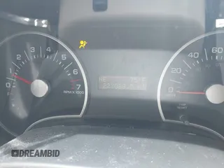 2006 Ford Explorer XLT z VIN 1FMEU63E96UB71315, wystawiony jako IAAI lot #42212974 z przebiegiem 223 088 mil mil oraz . Historia ofert i sprzedaży dostępna na DreamBid. Obrazek 7.