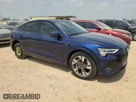 2022 Audi e-tron Sportback S line Premium z VIN WA11AAGE6NB023281, wystawiony jako Copart lot #51714255 z przebiegiem 44 719 mil mil oraz Czysty tytuł • Clean title. Historia ofert i sprzedaży dostępna na DreamBid. Obrazek 4.