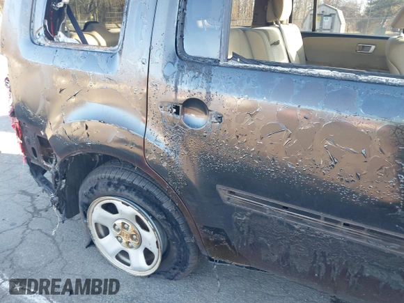2015 Honda Pilot LX with VIN 5FNYF4H29FB052414, listed as a IAAI auction lot 41087393 with Not Provided miles. Bid and sale history available at carsss.com. Image 6.
