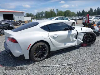 2025 Toyota Supra 3.0 with VIN WZ1DB0G03SW069994, listed as a IAAI auction lot 42577147 with 4,352 mi miles and . Bid and sale history available at DreamBid. Image 4.