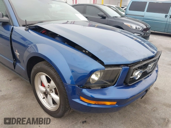 2007 Ford Mustang Deluxe with VIN 1ZVHT80N275215068, listed as a IAAI auction lot 41866367 with 174,791 mi miles. Bid and sale history available at carsss.com. Image 6.
