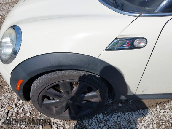 2010 MINI Hardtop S with VIN WMWMF7C55ATX44898, listed as a IAAI auction lot 42727762 with 131,845 mi miles and . Bid and sale history available at DreamBid. Image 15.
