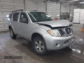 2012 Nissan Pathfinder LE z VIN 5N1AR1NB4CC606863, wystawiony jako IAAI lot #41644960 z przebiegiem 102 254 mil mil oraz . Historia ofert i sprzedaży dostępna na DreamBid. Obrazek 1.