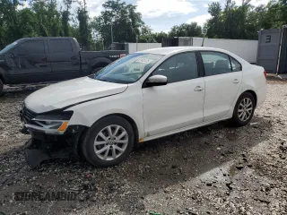 2012 Volkswagen Jetta SE with VIN 3VWDX7AJ3CM472074, listed as a Copart auction lot 61433125 with 185,861 mi miles and Salvage title. Bid and sale history available at DreamBid. Image 1.