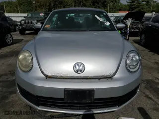 2012 Volkswagen Beetle 2.5L w/Sun PZEV with VIN 3VWJP7ATXCM636831, listed as a Copart auction lot 73838054 with 132,910 mi miles and Salvage Title. Bid and sale history available at carsss.com. Image 5.