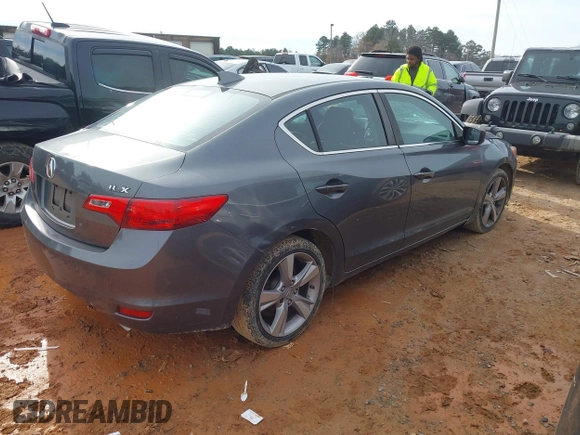 2013 Acura ILX Tech Pkg with VIN 19VDE1F79DE013364, listed as a IAAI auction lot 41059783 with 140,574 mi miles. Bid and sale history available at carsss.com. Image 4.