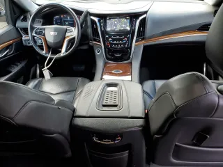 2017 Cadillac Escalade ESV Luxury z VIN 1GYS4HKJ4HR123772, wystawiony jako Copart lot #43765955 z przebiegiem 251 994 mil mil oraz Czysty tytuł • Clean title. Historia ofert i sprzedaży dostępna na DreamBid. Obrazek 8.