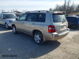 2007 Toyota Highlander w/3rd Row with VIN JTEEP21A070211970, listed as a IAAI auction lot 41761590 with 238,052 mi miles. Bid and sale history available at carsss.com. Image 3.