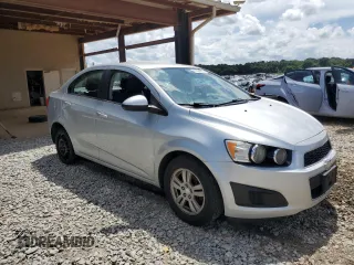 2015 Chevrolet Sonic LT with VIN 1G1JC5SH3F4178085, listed as a Copart auction lot 61368025 with 136,457 mi miles and Clean title. Bid and sale history available at DreamBid. Image 4.