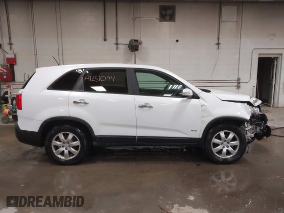 2011 Kia Sorento LX with VIN 5XYKTCA14BG007524, listed as a IAAI auction lot 41251094 with 150,053 mi miles. Bid and sale history available at carsss.com. Image 14.