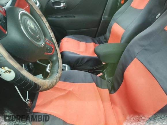 2018 Jeep Renegade Sport with VIN ZACCJBABXJPH41855, listed as a Copart auction lot 60539345 with 40,771 mi miles and Salvage title. Bid and sale history available at DreamBid. Image 7.