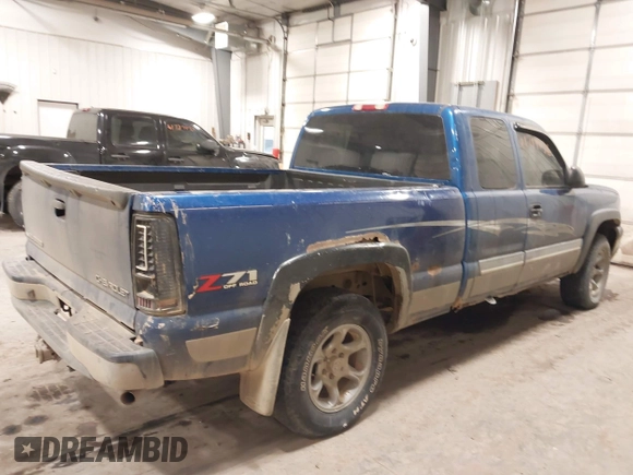 2003 Chevrolet Silverado 1500 with VIN 2GCEK19T531275181, listed as a IAAI auction lot 41714036 with 320,291 mi miles. Bid and sale history available at carsss.com. Image 4.