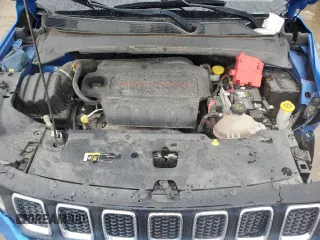 2020 Jeep Compass Sport z VIN 3C4NJCAB9LT246900, wystawiony jako Copart lot #60553325 z przebiegiem 89 386 mil mil oraz Szkoda całkowita • Salvage title. Historia ofert i sprzedaży dostępna na DreamBid. Obrazek 12.