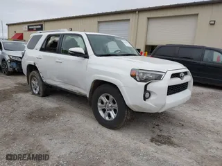 2017 Toyota 4Runner SR5 with VIN JTEZU5JR4H5153111, listed as a IAAI auction lot 41520352 with 114,705 mi miles. Bid and sale history available at carsss.com. Image 1.