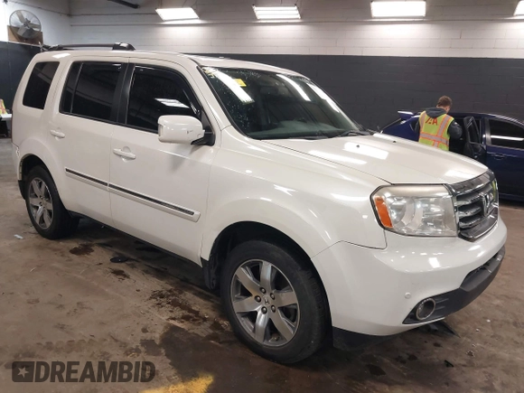 2015 Honda Pilot Touring with VIN 5FNYF4H98FB001841, listed as a IAAI auction lot 41955645 with 109,818 mi miles. Bid and sale history available at carsss.com. Image 1.
