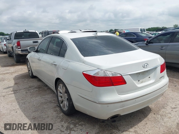 2009 Hyundai Genesis with VIN KMHGC46E39U034001, listed as a IAAI auction lot 42111636 with 116,358 mi miles and . Bid and sale history available at DreamBid. Image 3.