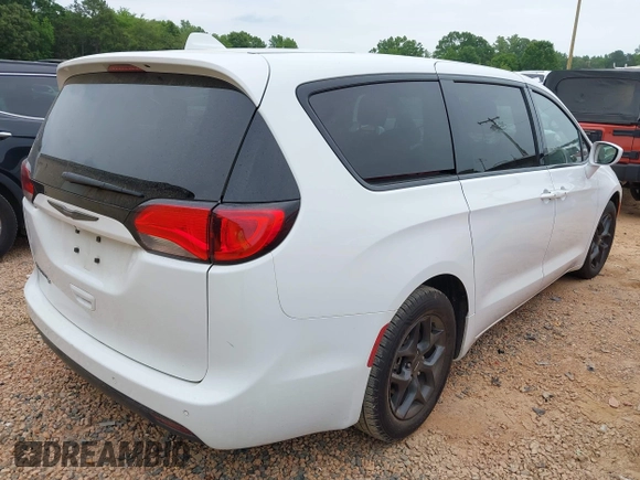 2018 Chrysler Pacifica Touring Plus with VIN 2C4RC1FG5JR287268, listed as a IAAI auction lot 42208739 with 114,294 mi miles and . Bid and sale history available at DreamBid. Image 4.