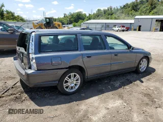 2006 Volvo V70 with VIN YV1SW612462557057, listed as a Copart auction lot 64037084 with 133,748 mi miles and Salvage Title. Bid and sale history available at carsss.com. Image 3.
