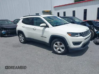 2018 Jeep Compass Altitude z VIN 3C4NJCBB8JT460689, wystawiony jako IAAI lot #42420868 z przebiegiem 115 981 mil mil oraz . Historia ofert i sprzedaży dostępna na DreamBid. Obrazek 1.