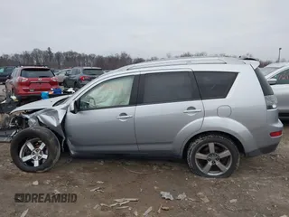 2007 Mitsubishi Outlander XLS with VIN JA4MT41X47U001032, listed as a IAAI auction lot 41185020 with 176,971 mi miles. Bid and sale history available at carsss.com. Image 14.