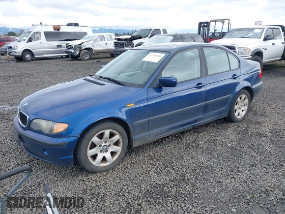 2004 BMW 3 Series 325i with VIN WBAET37414NH06040, listed as a IAAI auction lot 41793260 with 212,541 mi miles. Bid and sale history available at carsss.com. Image 2.