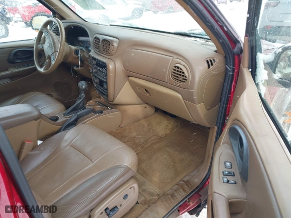 2002 Chevrolet TrailBlazer LS with VIN 1GNDT13S722412684, listed as a IAAI auction lot 41621413 with 162,244 mi miles. Bid and sale history available at carsss.com. Image 5.