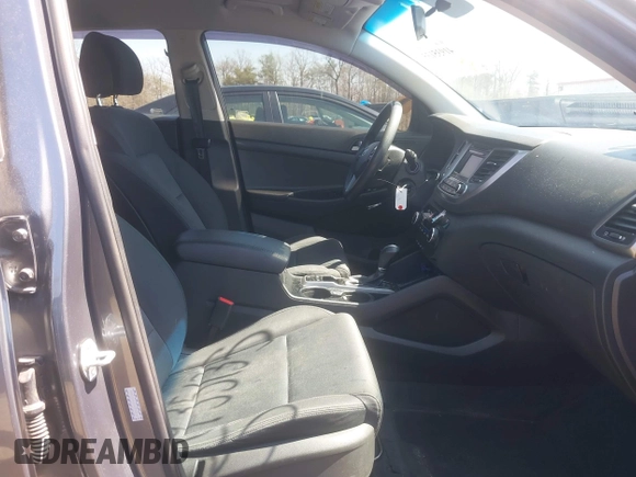 2017 Hyundai Tucson SE with VIN KM8J3CA46HU550818, listed as a IAAI auction lot 41935135 with 90,982 mi miles. Bid and sale history available at carsss.com. Image 5.