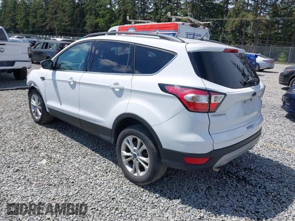 2018 Ford Escape SE z VIN 1FMCU9GD6JUB45046, wystawiony jako IAAI lot #42314262 z przebiegiem 107 962 mil mil oraz . Historia ofert i sprzedaży dostępna na DreamBid. Obrazek 3.
