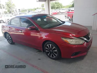 2018 Nissan Altima 2.5 S with VIN 1N4AL3AP5JC212083, listed as a IAAI auction lot 42181501 with 112,031 mi miles. Bid and sale history available at carsss.com. Image 1.