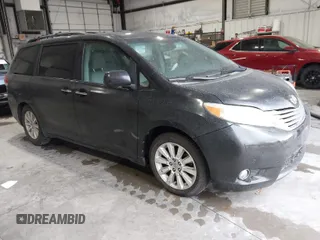 2012 Toyota Sienna XLE AAS with VIN 5TDYK3DC2CS197032, listed as a IAAI auction lot 41942666 with 304,582 mi miles. Bid and sale history available at carsss.com. Image 1.