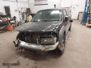 2005 Chevrolet Colorado LS Z71 with VIN 1GCDT196258150397, listed as a IAAI auction lot 41389994 with 325,613 mi miles. Bid and sale history available at carsss.com. Image 17.