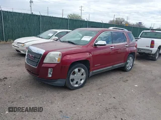 2010 GMC Terrain SLT-2 z VIN 2CTFLJEYXA6383349, wystawiony jako IAAI lot #41875588 z przebiegiem 156 310 mil mil oraz . Historia ofert i sprzedaży dostępna na DreamBid. Obrazek 2.