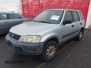 1998 Honda CR-V LX with VIN JHLRD2844WC016145, listed as a IAAI auction lot 41820540 with 178,900 mi miles. Bid and sale history available at carsss.com. Image 2.