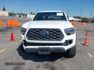 2023 Toyota Tacoma SR5 z VIN 3TMDZ5BN5PM148049, wystawiony jako IAAI lot #41648232 z przebiegiem 22 570 mil mil oraz . Historia ofert i sprzedaży dostępna na DreamBid. Obrazek 12.